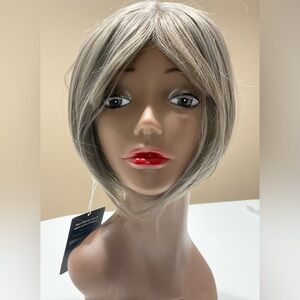 ☃️☃️NWT Miss Wig Nice Quality Human Like Hair Wig, Adjustable Size